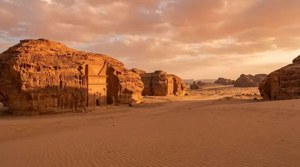 السياحة في العلا